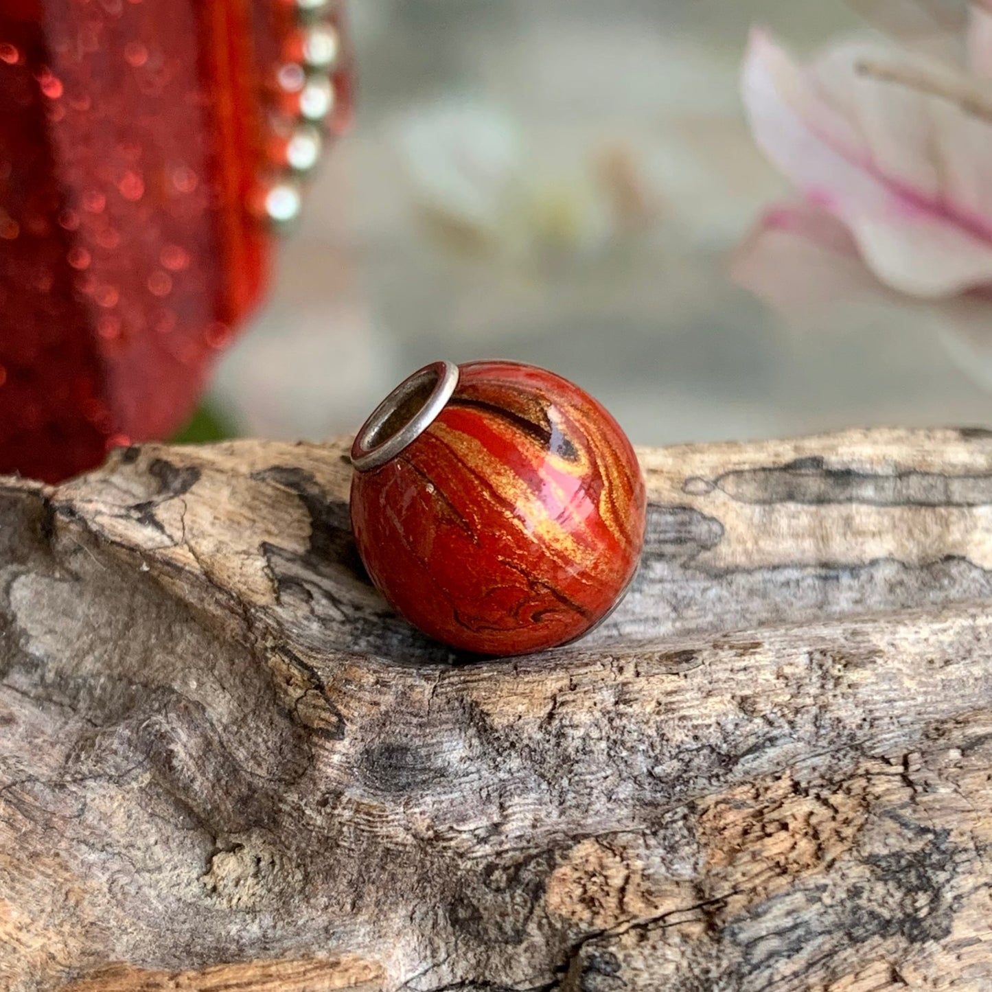 Gorgeous Red Natural Resin Painted Handmade Wooden Beads Wood Beads with Silver Core for Trollbeads Bracelets or Some Pandora Bangles