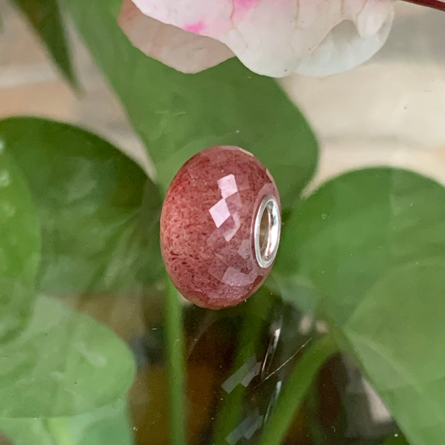 Natural Ampearlbeads Red Strawberry Quartz Faceted Beads with Silver Core Fits Charm Bracelets Zilveren Ketting Met Rood