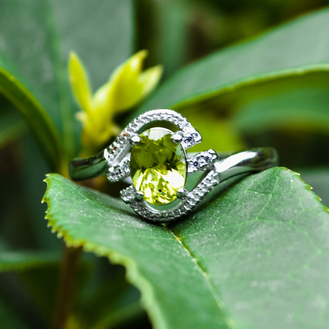 White Copper Ring with Gorgeous Gemstone Wholesale Engagement Wedding Ring