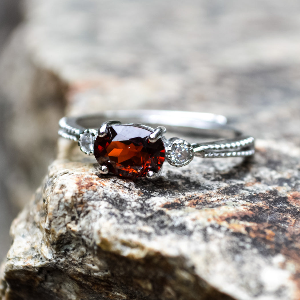 White Copper Ring with Gorgeous Gemstone Wholesale Engagement Wedding Ring