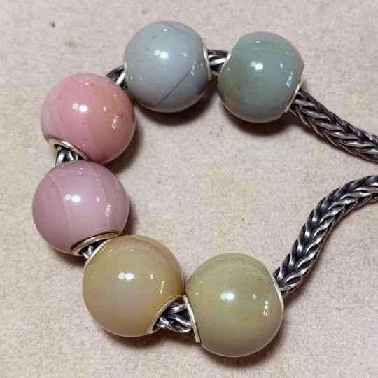Cute Mini Round Alashan Agate Beads Rainbow Agate Beads With Silver Core for European Pandora Trollbeads Bracelets or Bangles