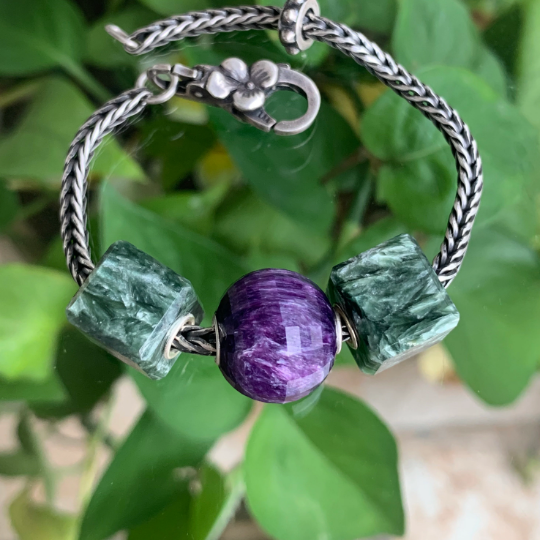 Elegant Ampearlbeads Cube Shape Green Charoite Beads Silk Seraphinite Square Beads for European Pandora Trollbeads Bracelets or Bangles