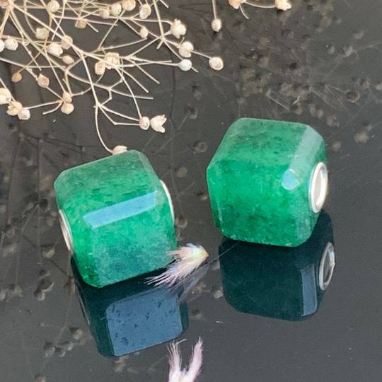 Unique Ampearlbeads Cube Shape Green Strawberry Quartz Red Strawberry Quartz Beads with Silver Core for European Bracelets or Bangles