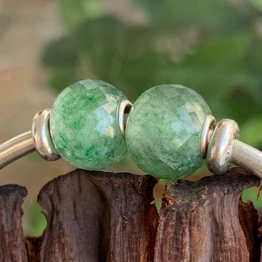 Lovely Faceted Mini Round Green Strawberry Quartz Beads with Silver Core for European Bracelets or Bangles