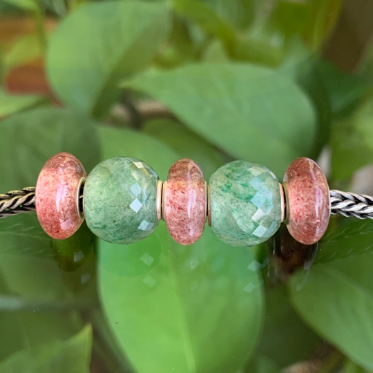 Lovely Faceted Mini Round Green Strawberry Quartz Beads with Silver Core for European Bracelets or Bangles