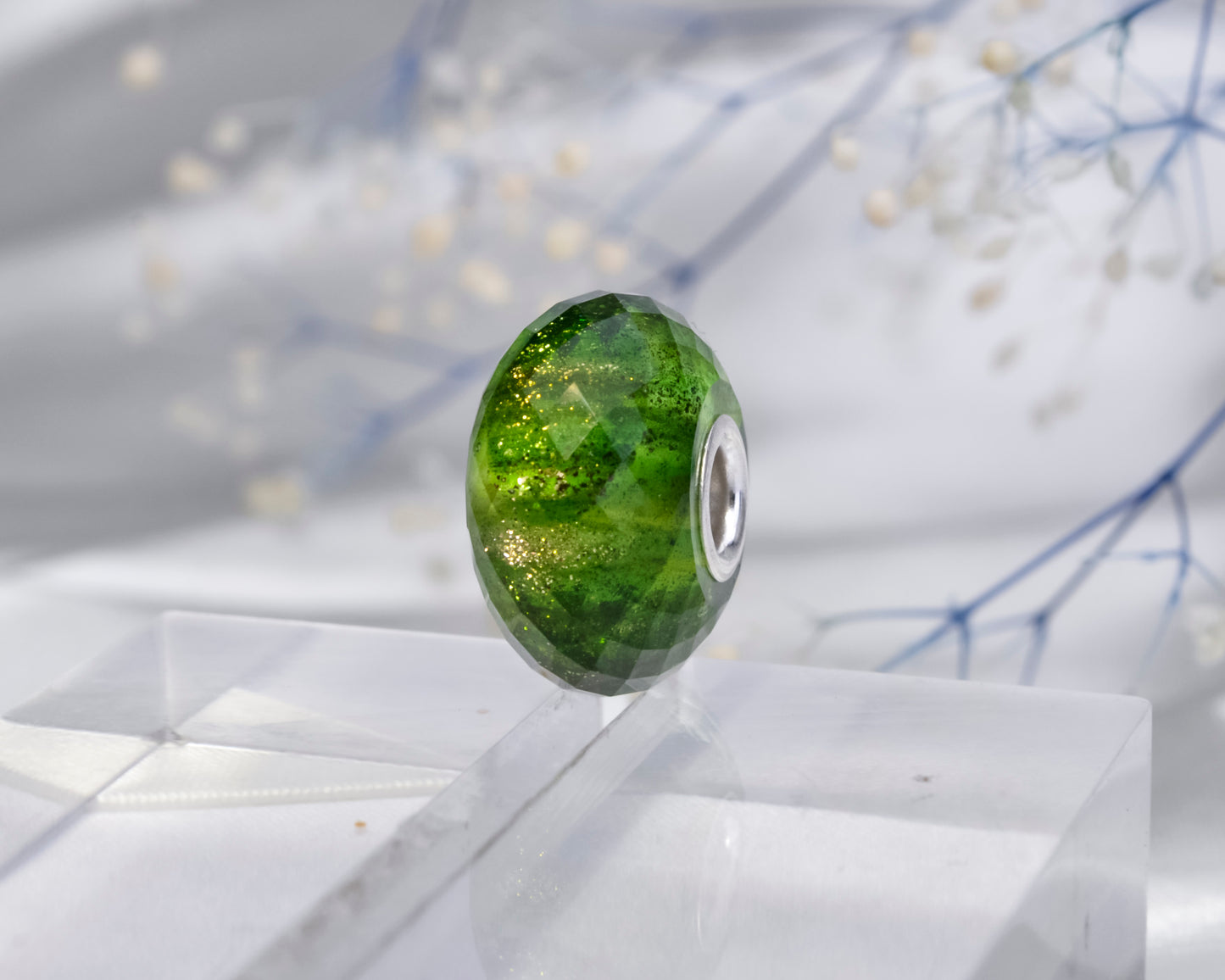 Faceted Transparent Green Sand stone With Multi-Layered Veil Bead for European Charms Bracelets