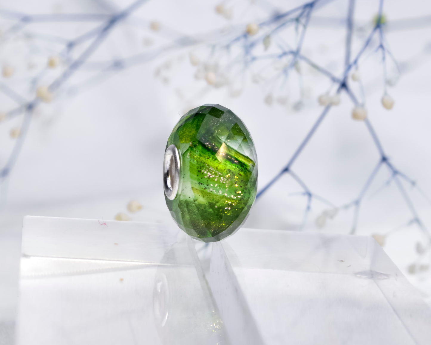 Faceted Transparent Green Sand stone With Multi-Layered Veil Bead for European Charms Bracelets