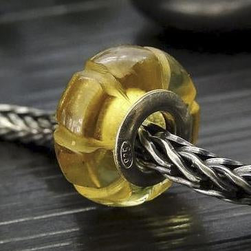 Facted Pumkin Shape Amber Lemon Colour