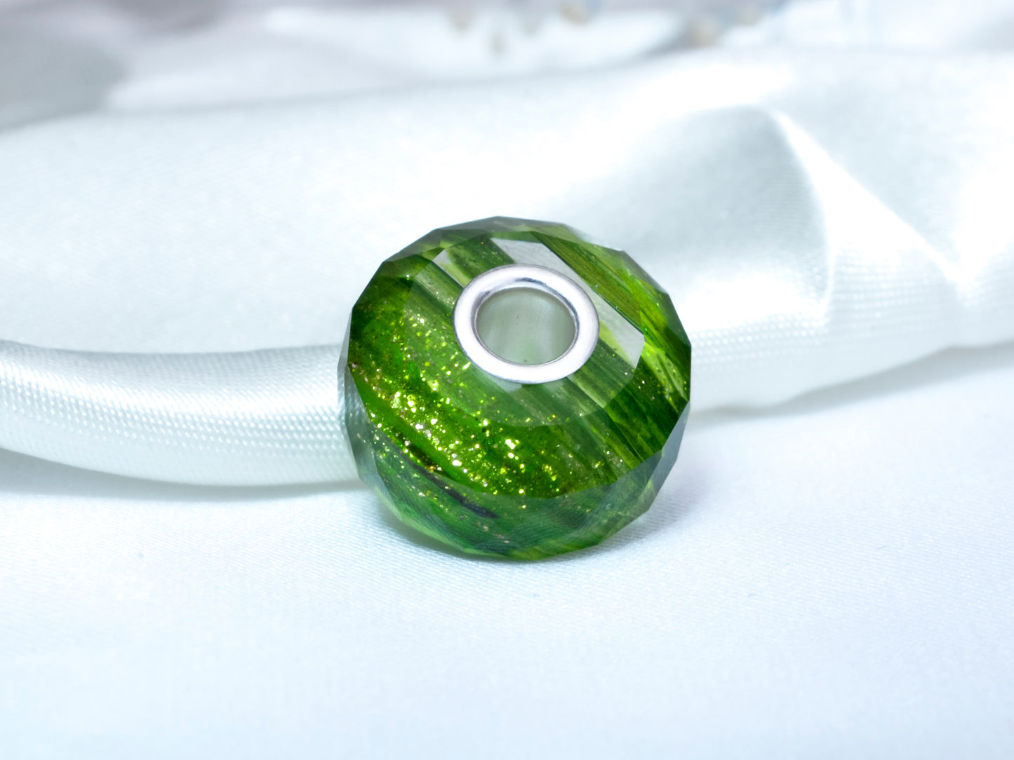 Glass bead sandstone green round 5