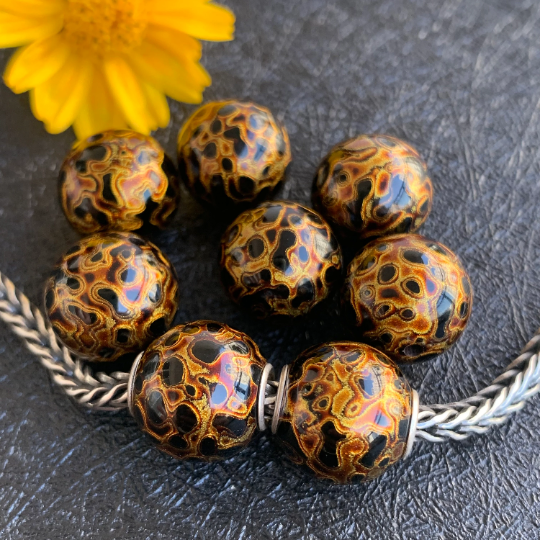 Natural Golden Black Resin Painted Handmade Wooden Beads Wood Beads with Silver Core for Bracelets
