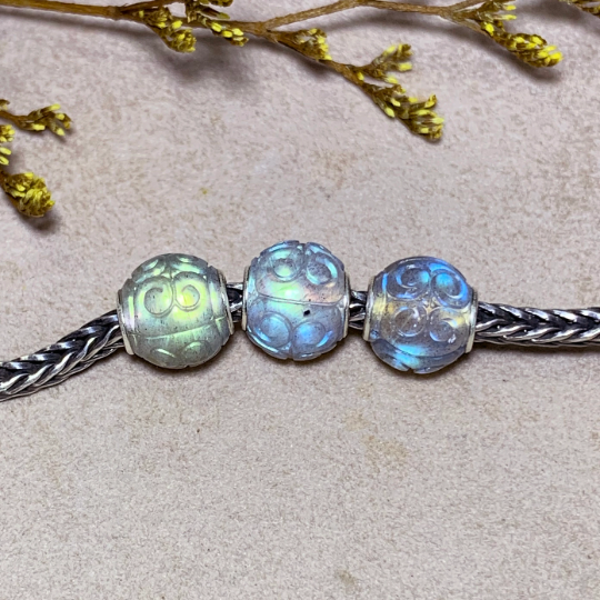 Round Carved Labradorite Mini 10mm Beads Natural Gemstone Artisanbeads with Silver Core For Some Pandora Bangle and Trollbeads Bracelets