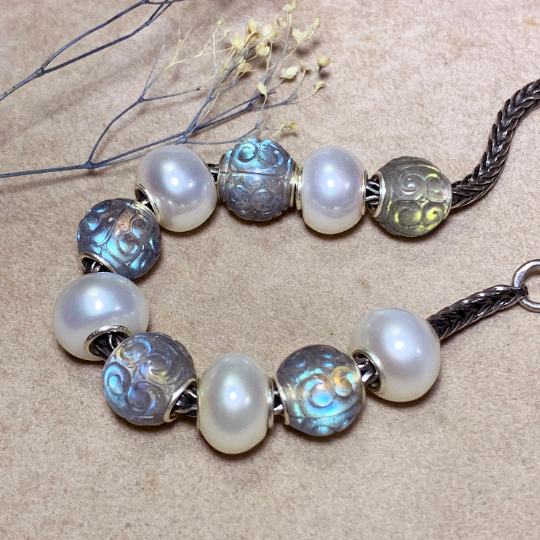 Round Carved Labradorite Mini 10mm Beads Natural Gemstone Artisanbeads with Silver Core For Some Pandora Bangle and Trollbeads Bracelets