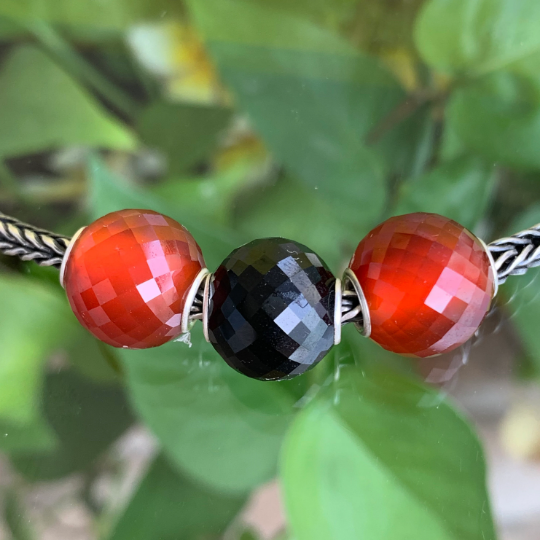 Faceted Ampearlbeads Mini Round Onyx Beads with Silver Core Red White Black Onyx for European Pandora and Trollbeads Bracelets or Bangles