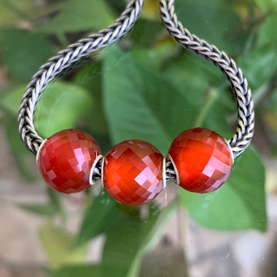 Faceted Ampearlbeads Mini Round Onyx Beads with Silver Core Red White Black Onyx for European Pandora and Trollbeads Bracelets or Bangles