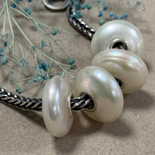 Beautiful Natural Flat Freshwater Pearl Value Beads White Purple Lilac Beads for Trollbeads Bracelets and Some of the Pandora Bangles