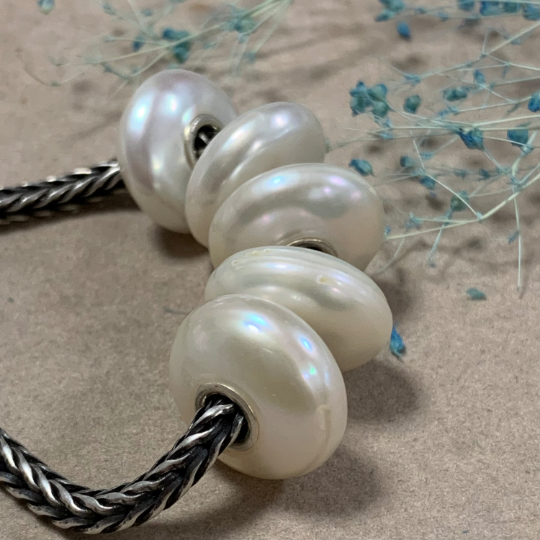 Beautiful Natural Flat Freshwater Pearl Value Beads White Purple Lilac Beads for Trollbeads Bracelets and Some of the Pandora Bangles