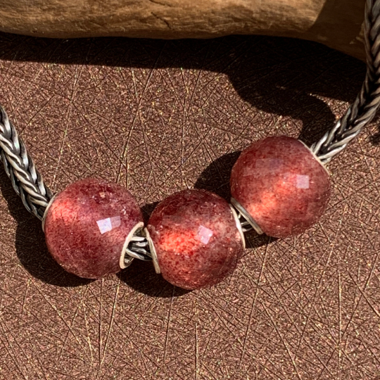 Strawberry Quartz Charm Faceted Round Beads Red Strawberry Quartz with Silver Core Artisan Beads for European Bracelet and Bangles