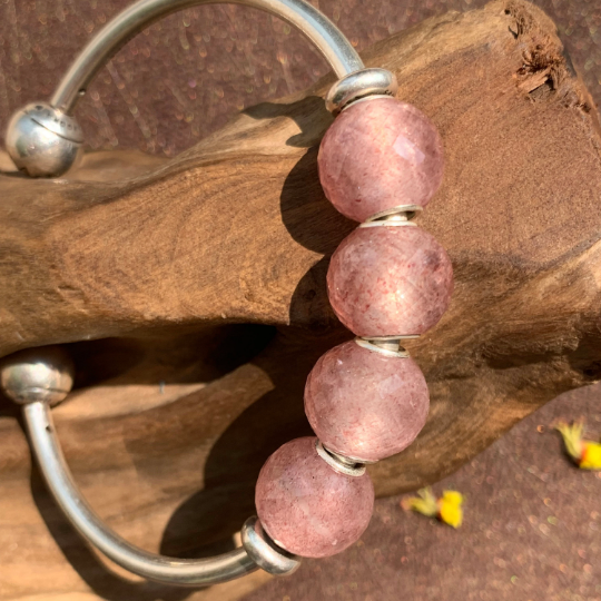 Strawberry Quartz Charm Faceted Round Beads Red Strawberry Quartz with Silver Core Artisan Beads for European Bracelet and Bangles
