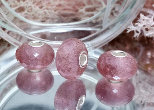 Natural Ampearlbeads Red Strawberry Quartz Faceted Beads with Silver Core Fits Charm Bracelets Zilveren Ketting Met Rood