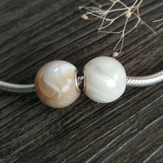 Ampearlbeads Natural Round Mother of Shell beads Fit Charm Bracelets or Bangle