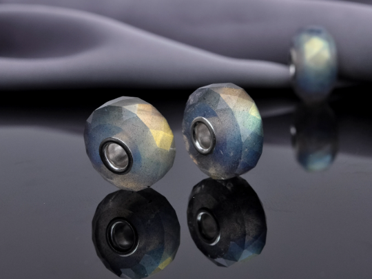 Smooth Labradorite Stone Quartz Faceted Charms Flashy Stone Core Blue Charm Jewelry Small Core Gemstone Beads