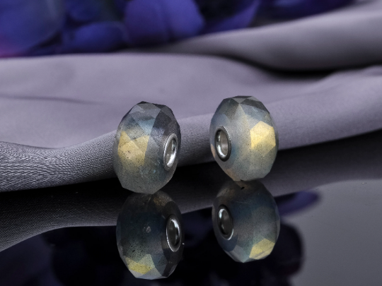 Smooth Labradorite Stone Quartz Faceted Charms Flashy Stone Core Blue Charm Jewelry Small Core Gemstone Beads