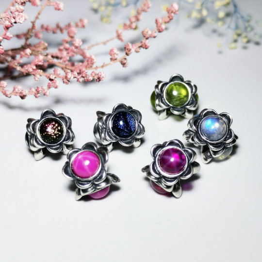 Ampearlbeads Starlight Ruby Three Sizes Silver Flower Beads Moonstone Bead Glass Bead for European Charm Bracelets
