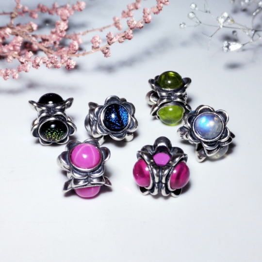 Ampearlbeads Starlight Ruby Three Sizes Silver Flower Beads Moonstone Bead Glass Bead for European Charm Bracelets