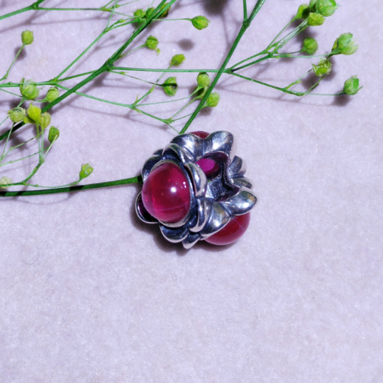 Ampearlbeads Starlight Ruby Three Sizes Silver Flower Beads Moonstone Bead Glass Bead for European Charm Bracelets