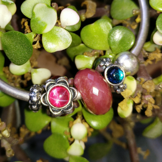 Ampearlbeads Starlight Ruby Three Sizes Silver Flower Beads Moonstone Bead Glass Bead for European Charm Bracelets