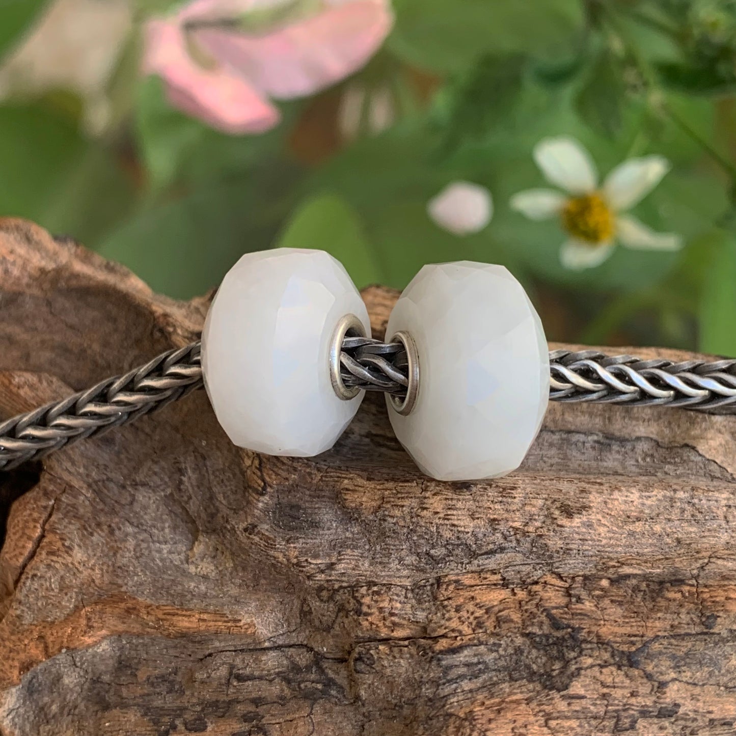 Faceted White Jade Gemstone Bead with Sliver Core for European Charm Bracelets