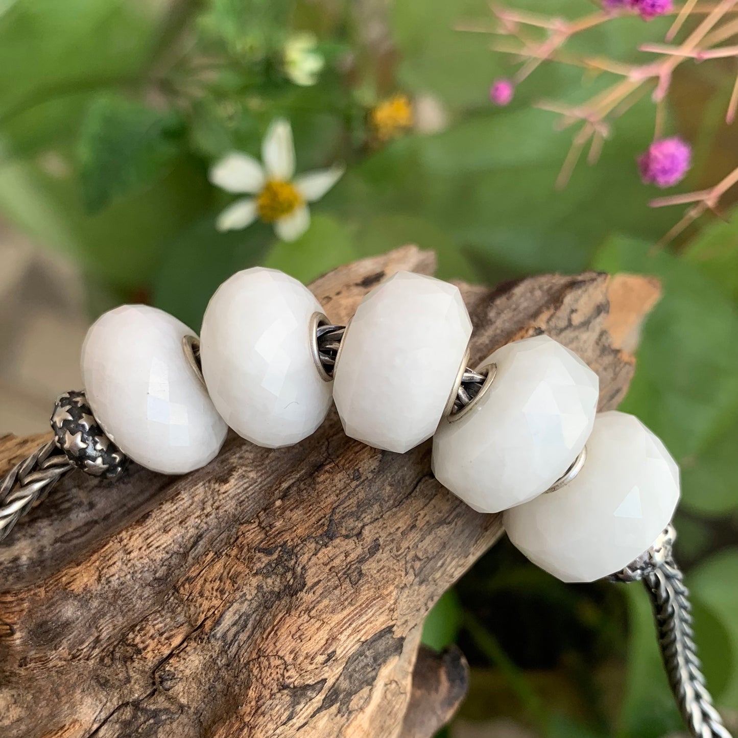 Faceted White Jade Gemstone Bead with Sliver Core for European Charm Bracelets
