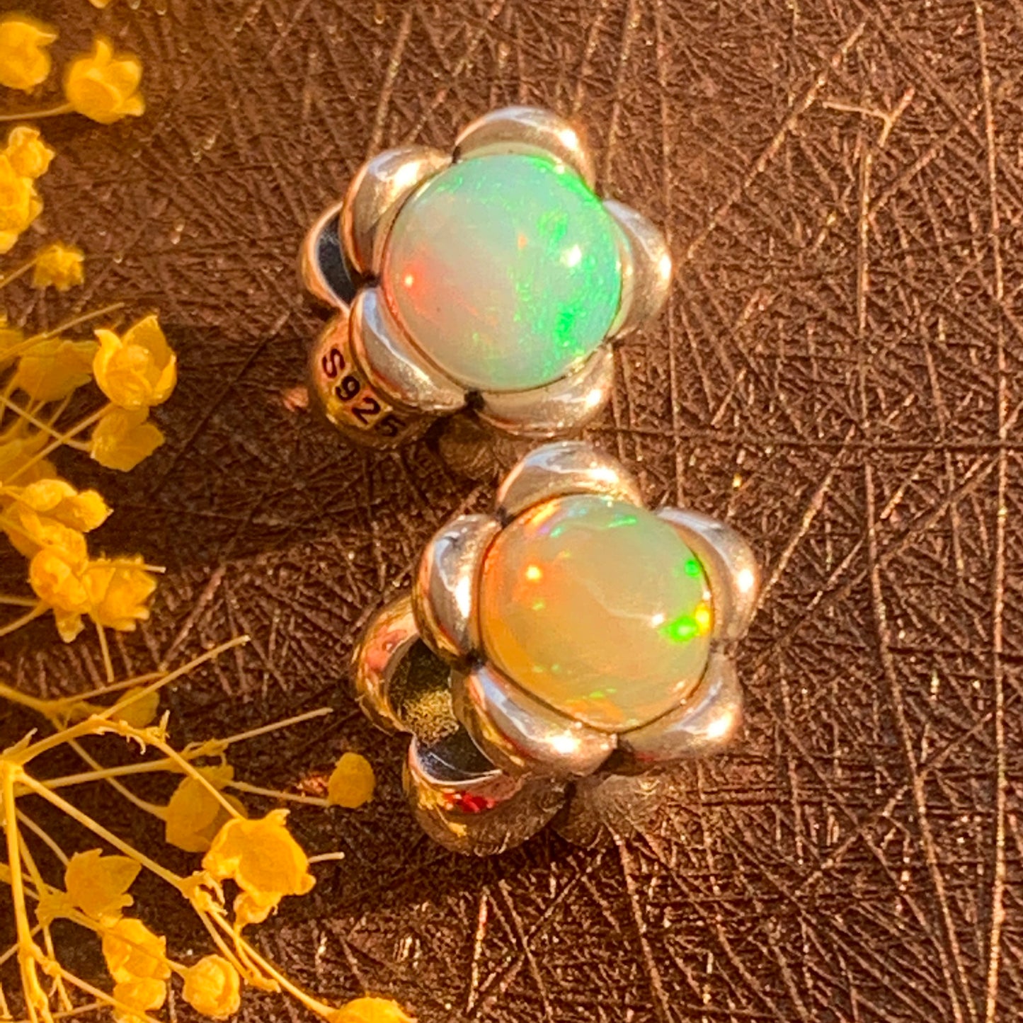Gemstone or Glass Beads with Silver Core from Ampearlbeads Live Streaming