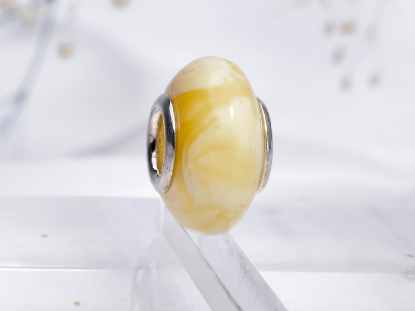yellow/white amber 3