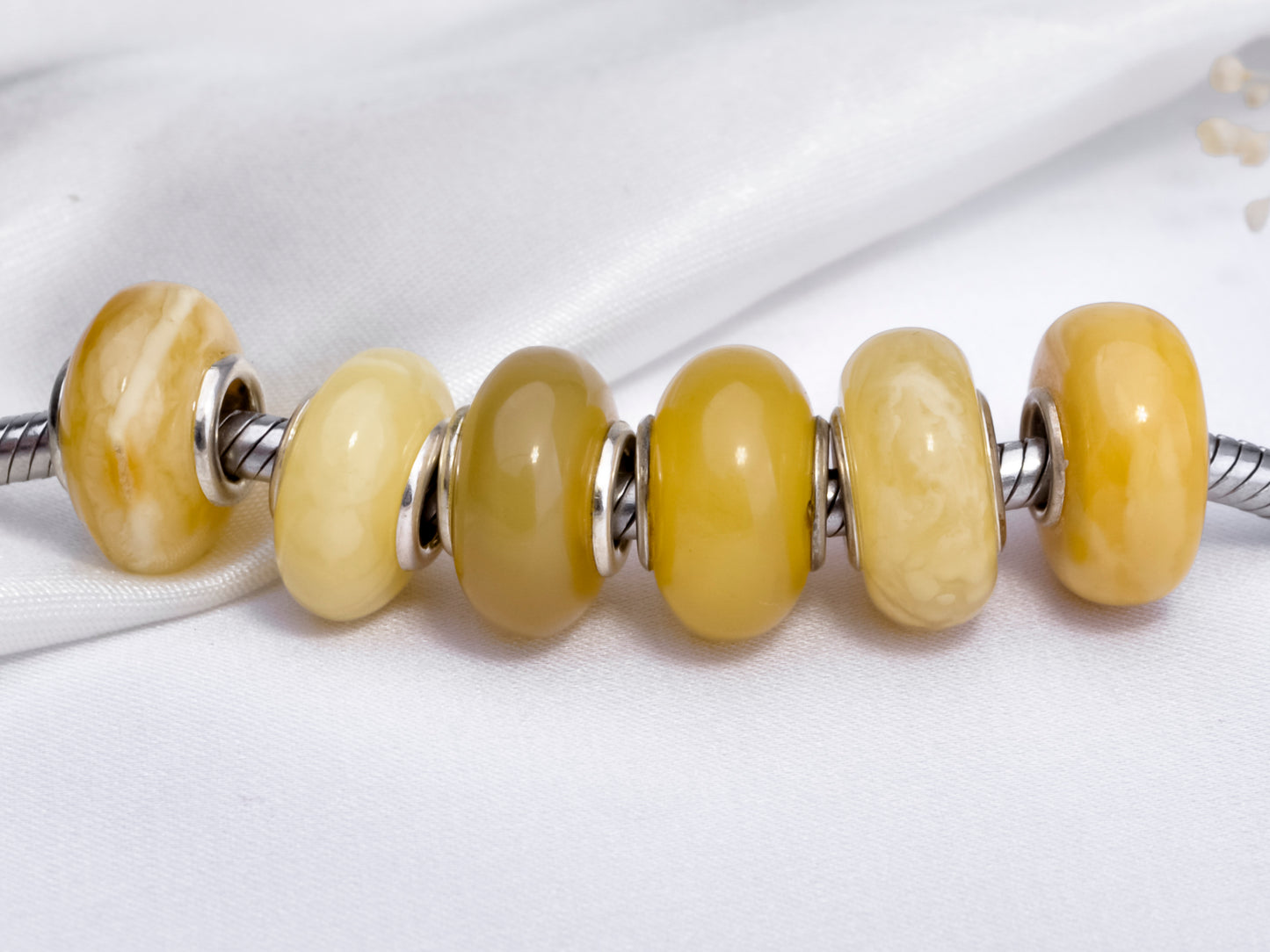 yellow/white amber 6