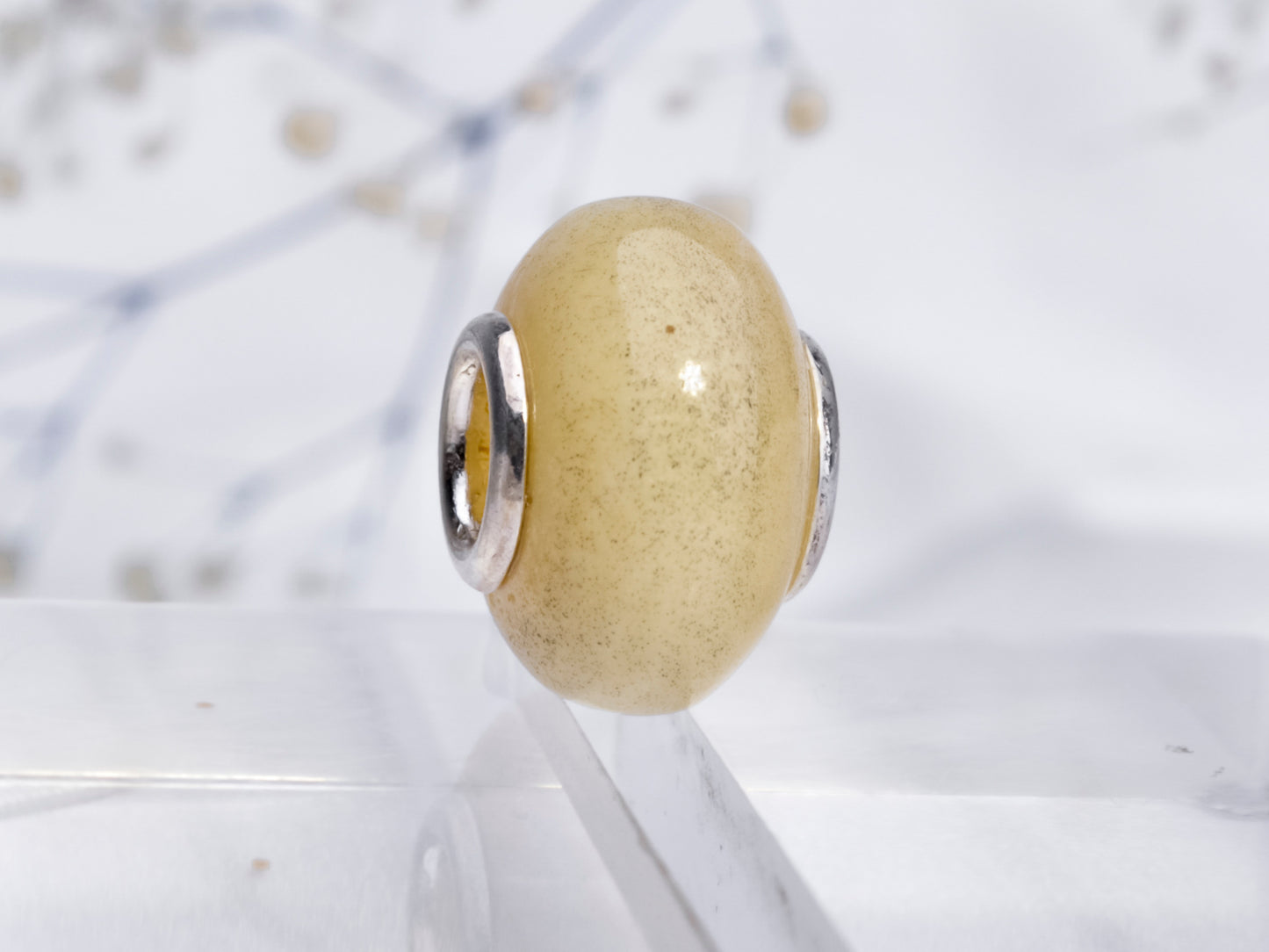 yellow and white plump amber 2