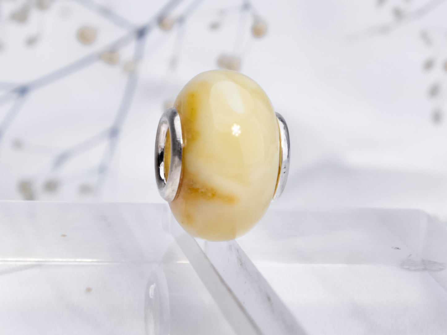 yellow and white plump amber 3