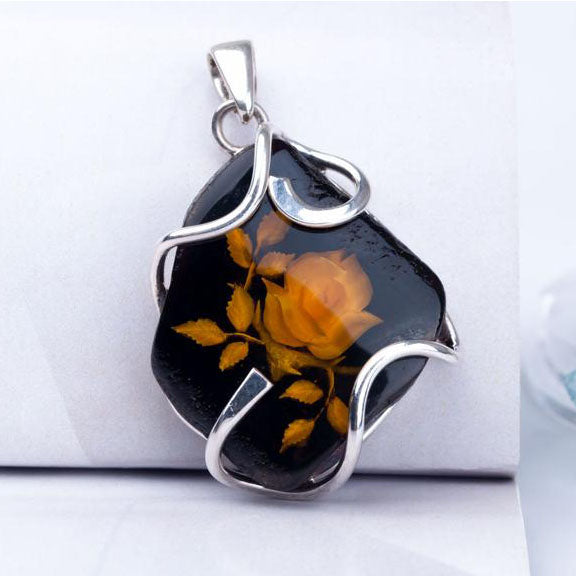 pendant from ampearl beads, amber