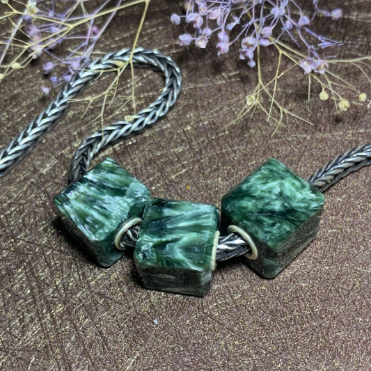 Elegant Ampearlbeads Cube Shape Green Charoite Beads Silk Seraphinite Square Beads for European Pandora Trollbeads Bracelets or Bangles