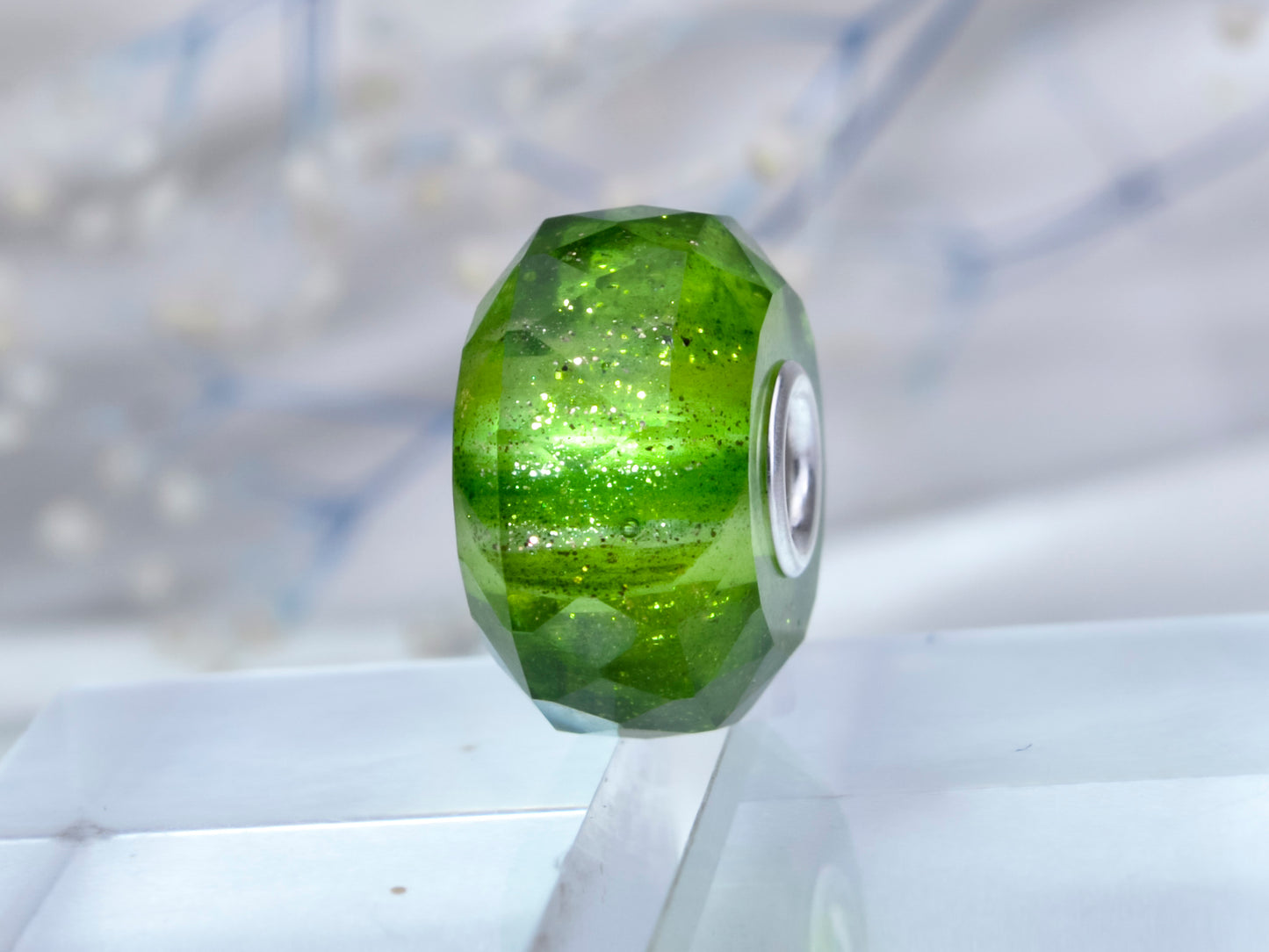 Glass bead sandstone green round 2