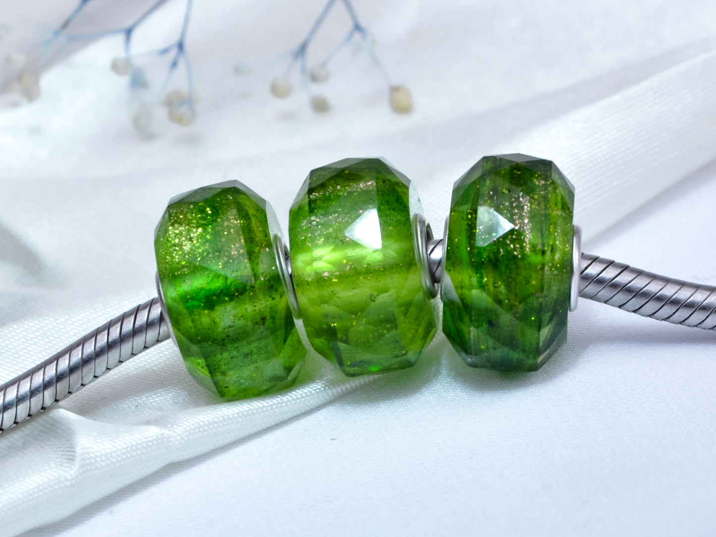 Glass bead sandstone green round 7