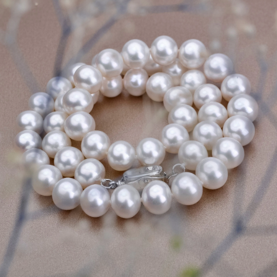 Handmade Women's Necklace - White