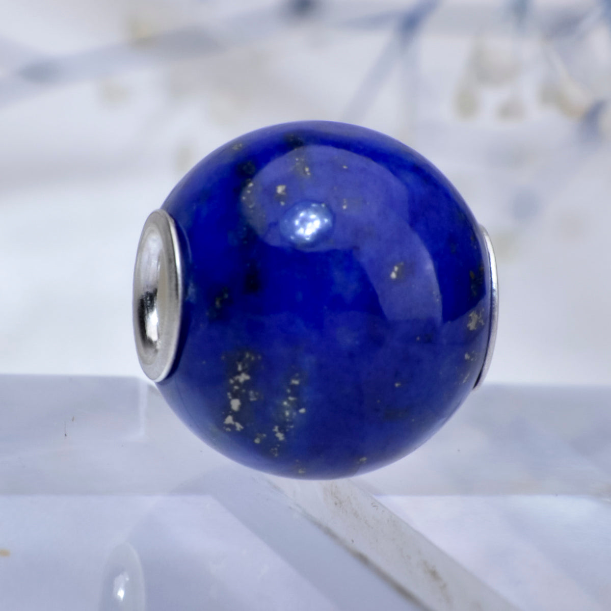 Lapis lazuli gemstone