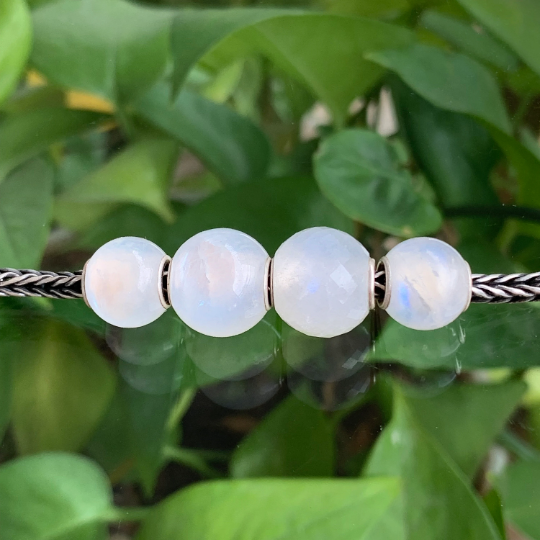 Romantic Ampearlbeads Mini Round White Moonstone Beads with Silver Core for European Bracelets or Bangles