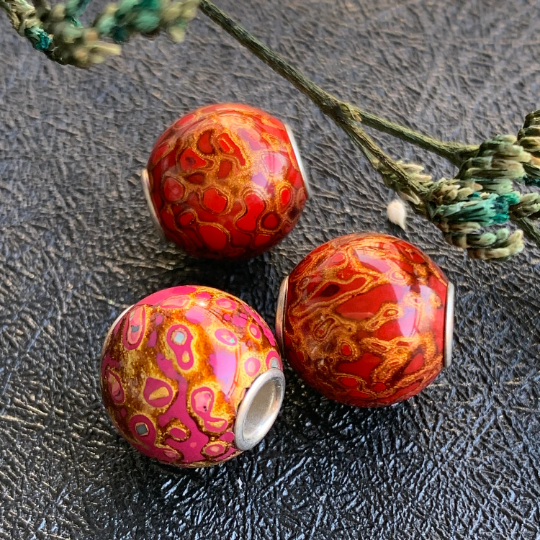 Gorgeous Red Natural Resin Painted Handmade Wooden Beads Wood Beads with Silver Core for Trollbeads Bracelets or Some Pandora Bangles