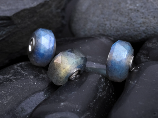 Smooth Labradorite Stone Quartz Faceted Charms Flashy Stone Core Blue Charm Jewelry Small Core Gemstone Beads