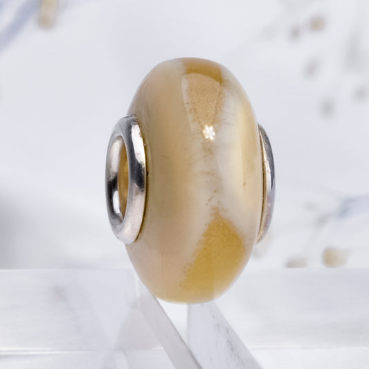 yellow and white flat amber 1