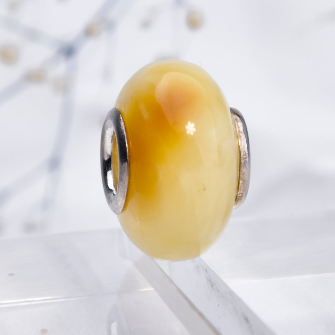 yellow and white plump amber 1